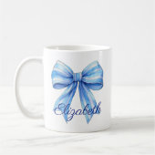 Kust Blauw en Wit Waterverf Bow Gepersonaliseerd Koffiemok (Links)