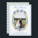 Kust Grandmillennial Kerstmis Seashell 3 Foto Feestdagenkaart<br><div class="desc">Waterverf Kust Grandmillennial Christmas Seashell Drie foto's Vakantie Kaart. Deze prachtige kerstfotokaart heeft een waterverf kerstslinger met witte strikken als lijst voor één foto. Achterkant van de uitnodiging is kerstkousen met kerstslinger en strikken. Het is perfect als u op zoek bent naar een klassieke, zuidelijke, kleinmillenial kerstkaart. Stuur me een...</div>