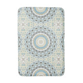 Kust Mandala in zand, blauw en drijfhout tonen Badmat (Voorkant Verticaal)