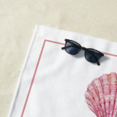 Kust Roze Zeeschelpen op Wit Gepersonaliseerd Strandlaken (In situ)