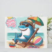 Kust / strand schattige cartoon haai feestdagenkaart (Staand voorkant)