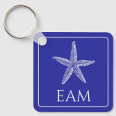 Kust Witte Zeester op Navy Blue Monogram Sleutelhanger (Voorkant)