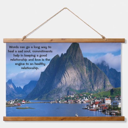 Kustberg-uitzicht met een kalm blauw zee hangend wandkleed (Voorkant)