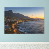 Kustberg Zonsondergang Stadslichten Canvasprint – Canvas Afdruk (Insitu (Houten vloer))