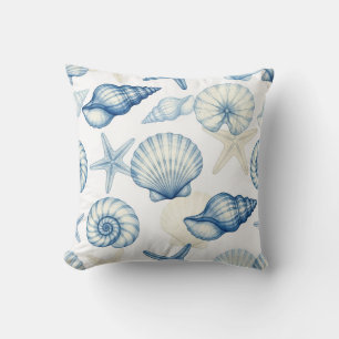 Kustblauw en witte schelpen en zeesterren kussen