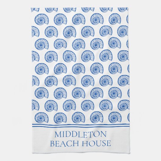 Kustblauw en witte schelpen gepersonaliseerd theedoek (Verticaal)