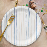 Kustblauwe en zand penseelstreek Gestreept Papieren Bordje<br><div class="desc">Eenvoudige waterverf penseelstreken in tinten van kustblauw en zand. Subtiel ontwerp met kustfeestvibe - perfect voor uw strandhuis of aan het meer of aan het water.</div>
