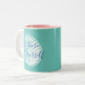 Kustbout van je eigen witte zeeschildpad tweekleurige koffiemok (Voorkant links)