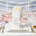 Kustkoeienmeisje Bachelorette Favor Boxes Bedankdoosjes<br><div class="desc">Het is ' kust' maar met een Texaanse flair. Het is die combinatie van de grittigere Westerne esthetiek met de zachtheid van kuststrandkleding die de toon zet voor dit thema. De rustige luxe en stealth rijkdom is als "comfort food". Het is iets nostalgisch, solide en vertrouwd. Maak je klaar voor...</div>