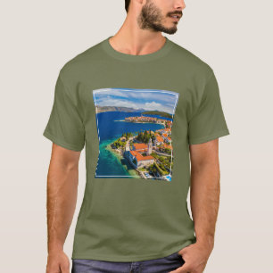 Kustlijn   Korcula Town, Korcula Island, Kroatië T-shirt