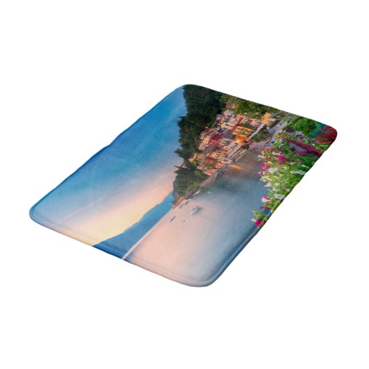 Kustlijn | Varenna, Lombardije, Italië Badmat (Gekanteld)