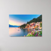 Kustlijn | Varenna, Lombardije, Italië Canvas Afdruk (Voorkant)