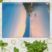 Kustlijn | Varenna, Lombardije, Italië Theedoek (Gevouwen)