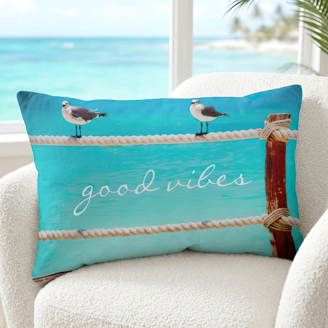Kustmeeuw Strand Vogel Goede Vibes Citaat Script Kussen (Creator heeft geüpload)