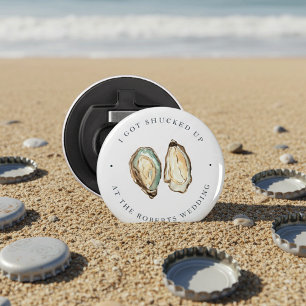 Kustoester "Shucked Up" Huwelijksgunst Button Flesopener