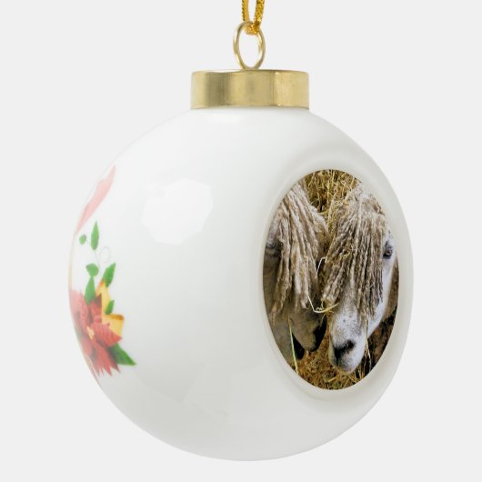 KUSTSCHAPEN KERAMISCHE BAL ORNAMENT (Links)