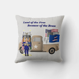 Kustwacht Notenkraker met kleine militaire vrachtw Kussen