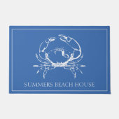 Kustwitte krab op klassiek blauw gepersonaliseerd deurmat (Voorkant)