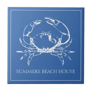 Kustwitte krab op klassiek blauw gepersonaliseerd tegeltje