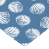 Kustwitte zeeschelpen en blauw korte tafelloper (Hoek)