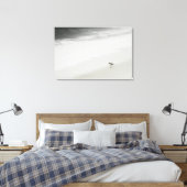 Kustzandloper op het strand canvas afdruk (Insitu (Slaapkamer))