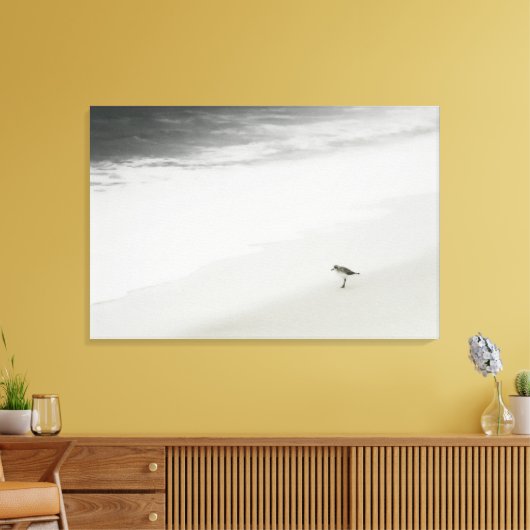 Kustzandloper op het strand canvas afdruk (Insitu (Woonkamer))