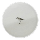 Kustzandloper op het strand keramische knop (Voorkant)