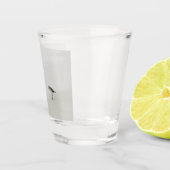Kustzandloper op het strand shot glas (Rechts)