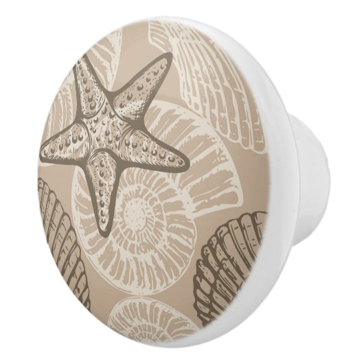 Kustzeesterren en schelpen in beige keramische knop (Rechts)
