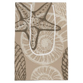 Kustzeesterren en schelpen in beige medium cadeauzakje (Achterkant)