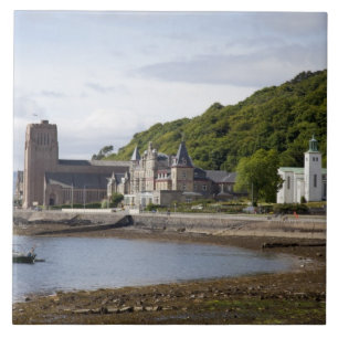 Kustzicht met historische gebouwen, Oban, Tegeltje