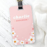 Kute aardbery blossom retro font name light roze bagagelabel<br><div class="desc">Kute bagagelabels met witte aardbeibloesem op een roze achtergrond en uw aangepaste naam in een retro lettertype.</div>