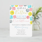 Kute als babydoucheuitnodiging voor een knop kaart (Staand voorkant)