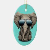 Kute Baby Elephant Wearing Sunbril Keramisch Ornament (Rechts)