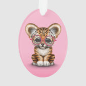 Kute Baby tijgerkbaars op roze bril Ornament (achterkant)