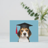 Kute beagle puppy in een afgestudeerde dop briefkaart (Staand voorkant)
