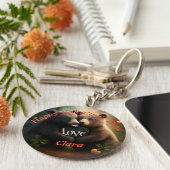 Kute beren in liefdesomhelzing sleutelhanger (Zijkant)