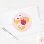 Kute bij met roze Valentijn harten Ronde Sticker (Envelop)
