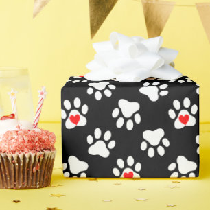 Kute Black en White Dog Paws met hartspatroon Cadeaupapier