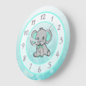 Kute blauwgroen olifantenkinderen of kinderdagverb grote klok (Hoek)