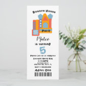 Kute Bounce House Birthday Ticket Style Kaart (Staand voorkant)