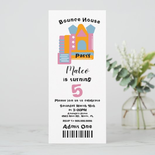 Kute Bounce House Birthday Ticket Style Uitnodigin Kaart (Staand voorkant)