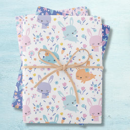 Kute bunnies met wortelen en bloemen, pastelkleur inpakpapier vel