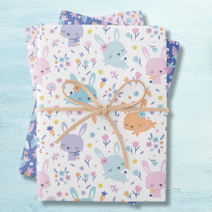 Kute bunnies met wortelen en bloemen, pastelkleur inpakpapier vel