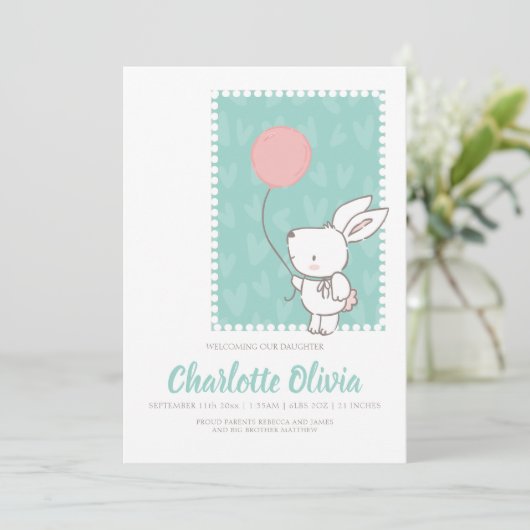 Kute Bunny Rabbit met ballon New Baby Aankondiging (Staand voorkant)