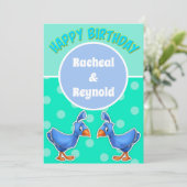 Kute cartoon bird Twin Birthday Kaart (Staand voorkant)