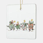 Kute Cartoon dansende kerstcadeautjes en bomen Keramisch Ornament (Links)
