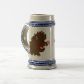 Kute Cartoon die Wilde Boar Stein Mok slaat (Voorkant links)