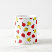 Kute Cartoon Ladybugs in rood en geel Koffiemok (Center)