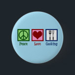 Kute Chef Peace Love Cooking Utensists Ronde Button 5,7 Cm<br><div class="desc">Peace Love Cooking. Een schattig geschenk voor een maaltijd met een vreugdeteken,  hart en kookgerei als een spatel en een wijsk.</div>